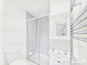 Ensuite- click for photo gallery